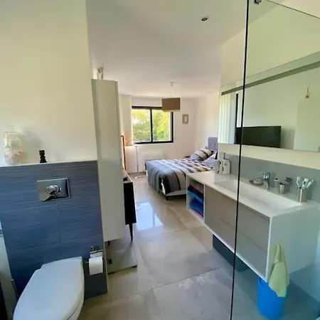 Luxueuse & Calme Avec Piscine Vila