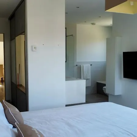 Luxueuse & Calme Avec Piscine Villa *